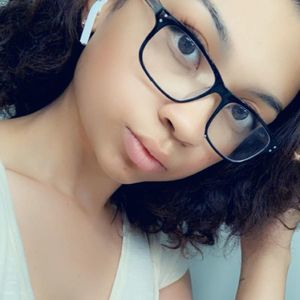 Meet your Posher, Monique